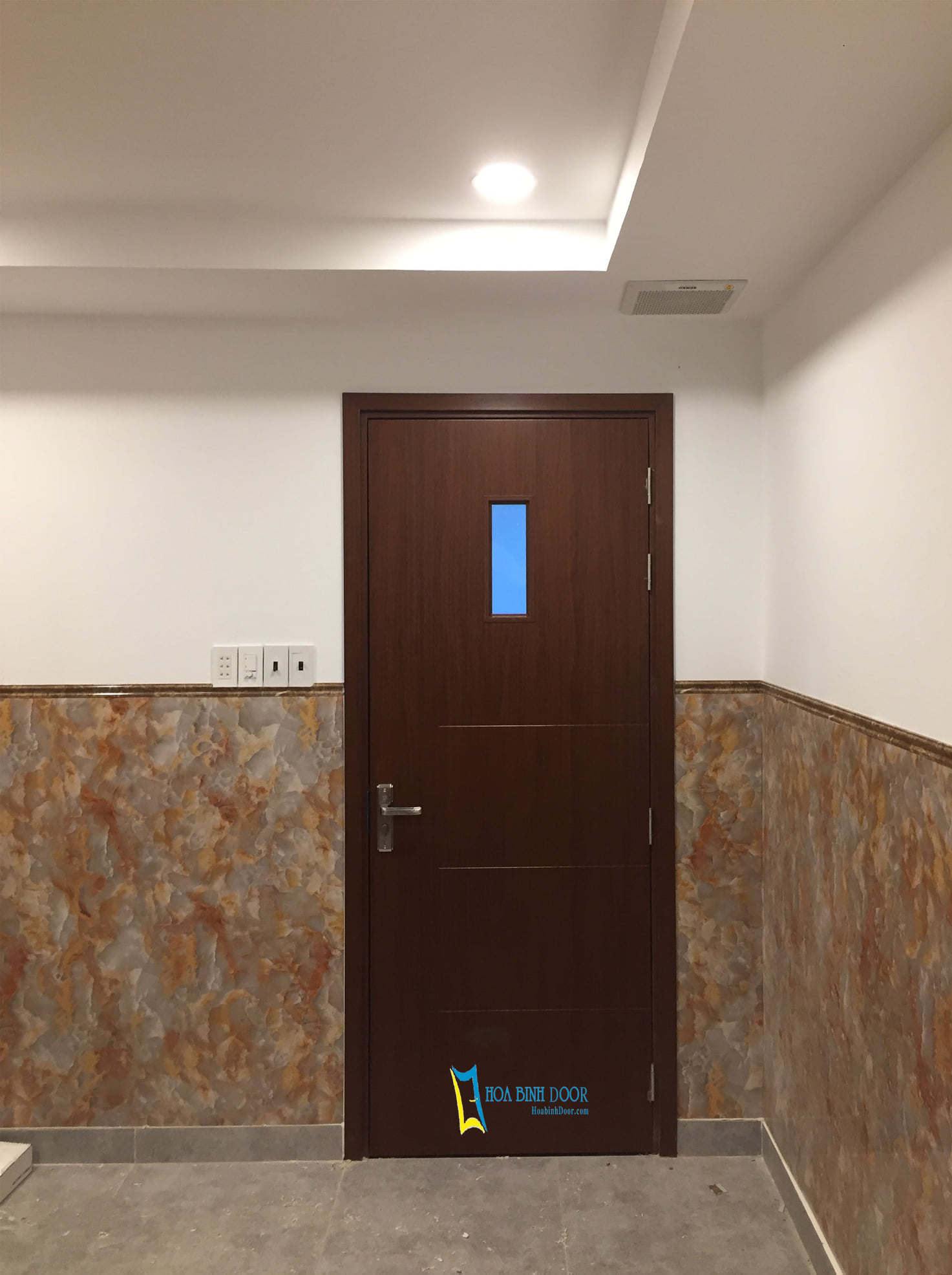 cửa nhựa composite cao