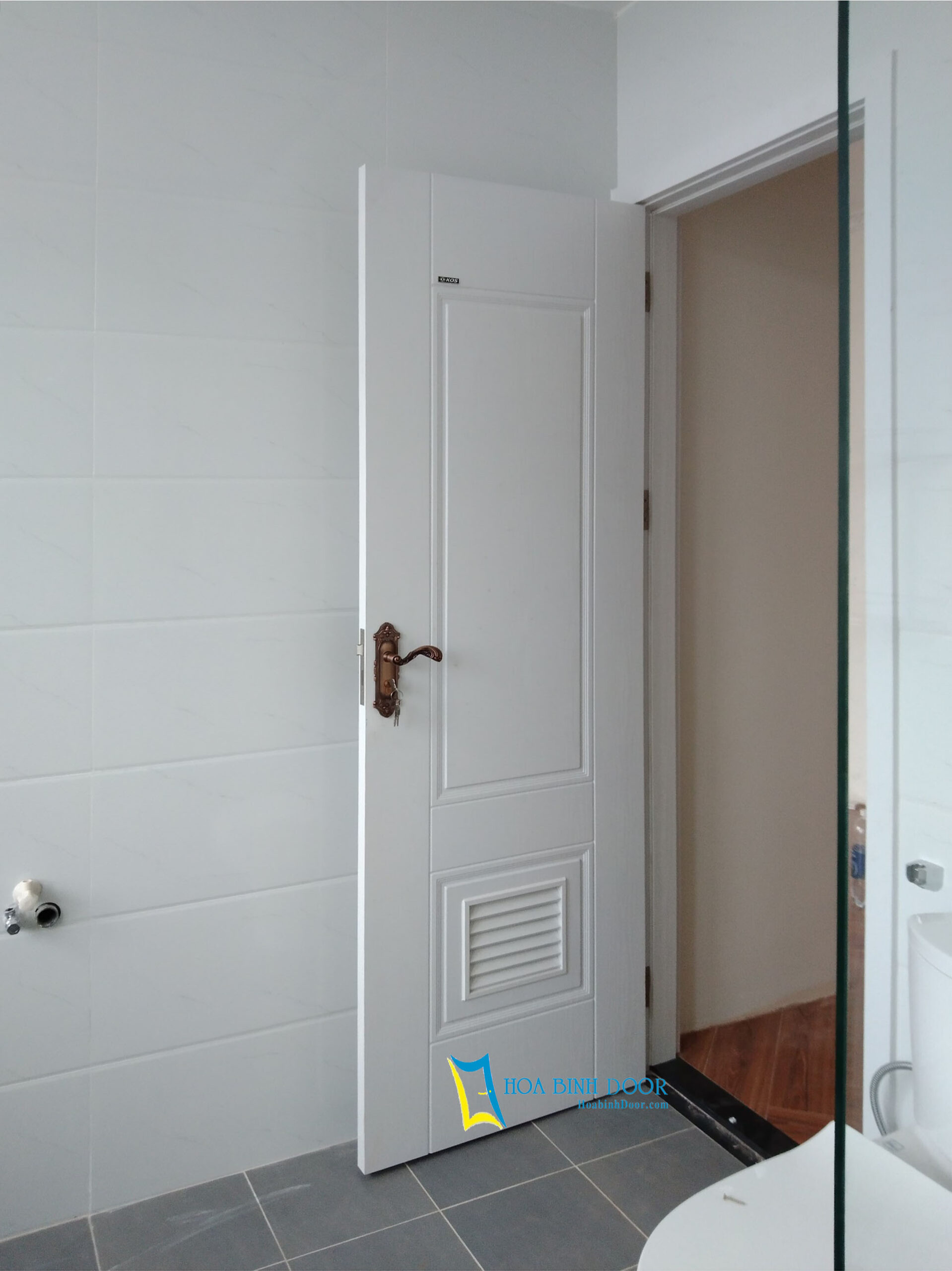 báo giá cửa nhựa giả gỗ mới nhất hiện nay