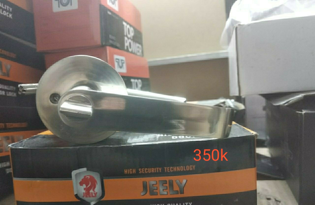 Mẫu cửa gỗ phòng ngủ đẹp