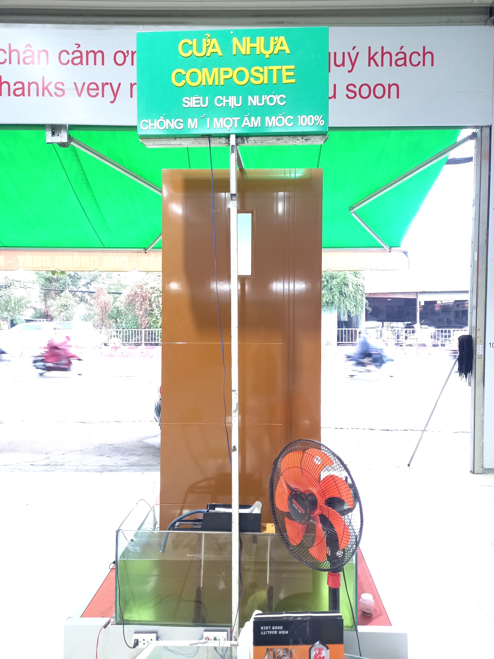 cửa nhựa composite tại quận 10