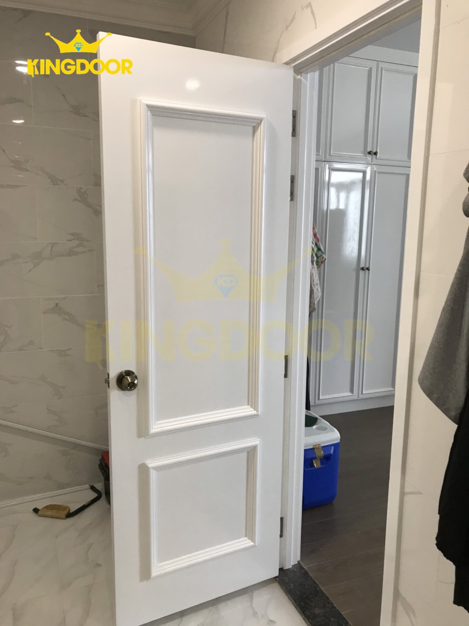 Hình ảnh thực tế cửa composite sơn PU