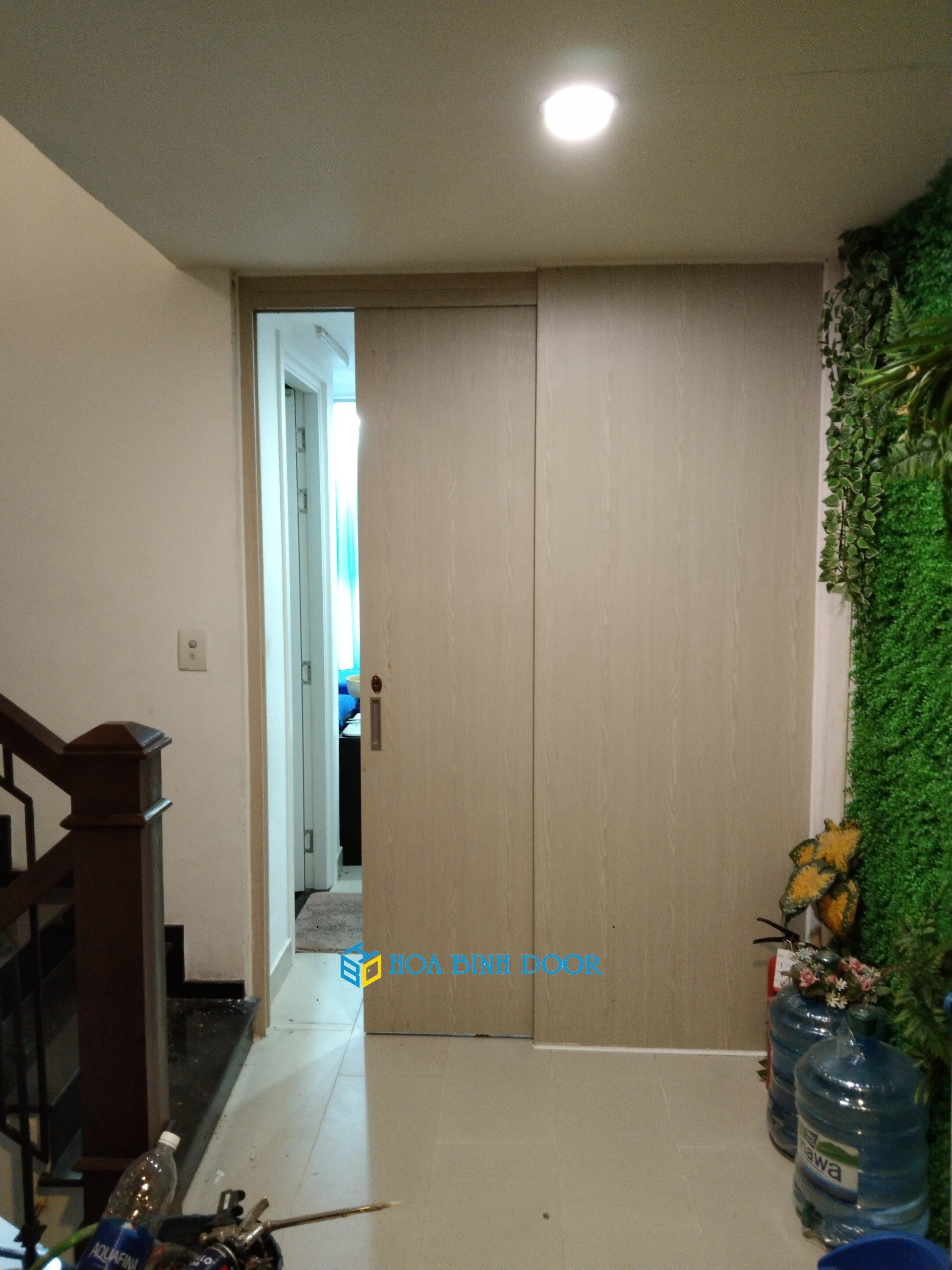 Cửa lùa composite tại Hóc Môn