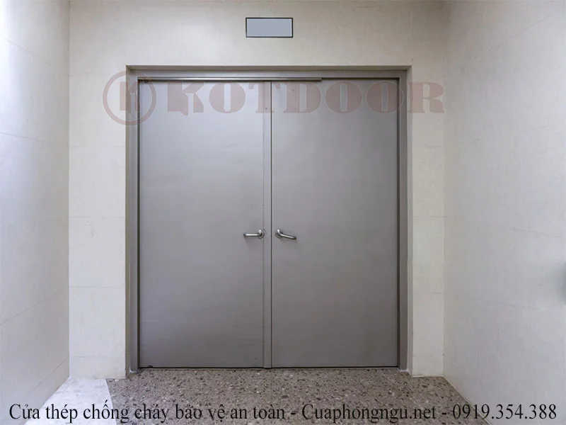 cửa thép chống cháy bảo vệ an toàn